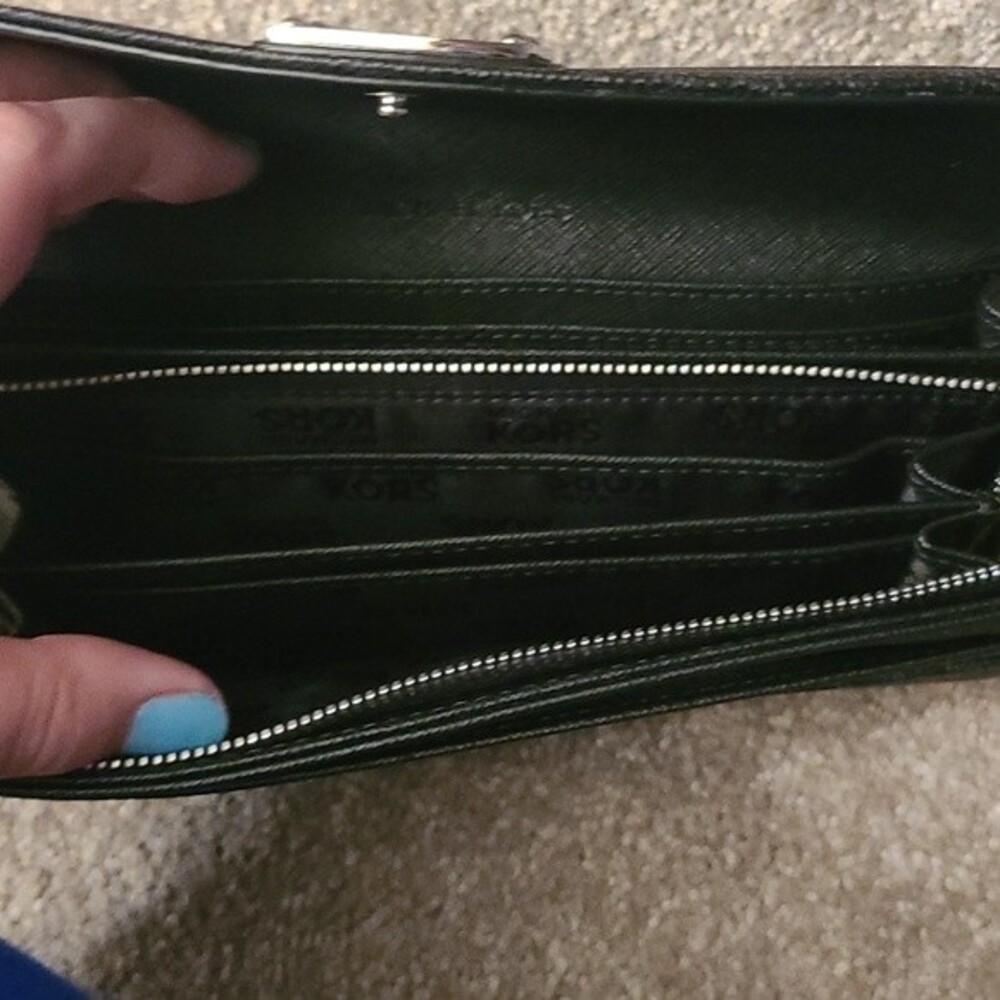 Michael Kors Black Leather Signature Wallet - Picture 5 of 5